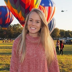 Meet your Posher, Caroline